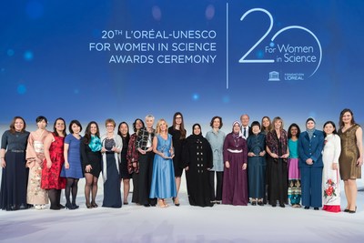 L’Oreal-UNESCO For Women in Science : group photo of the Laureates and International Rising Talents (PRNewsfoto/L’Oreal Foundation)