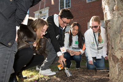 At the 4-H National Youth Summit on Agri-Science earlier this year, hundreds of youth were exposed to the variety of careers in modern agriculture. A survey of parents of high school students found that 86 percent agree it’s important for the country’s future success to encourage pursuit of careers in the agricultural industries; however 70 percent do not believe their children will pursue careers in agri-science.