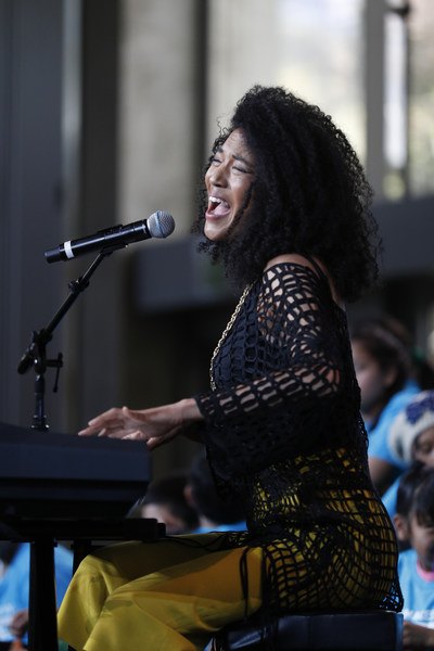 Artist Judith Hill inspires hundreds of students from across LA County who joined together at the Education Through Music-Los Angeles 8th Annual Music Unites the World Festival, March 15, 2018, Skirball Cultural Center. www.etmla.org Photo Credit: Josh Lefkowitz / Moloshok Photography