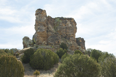 Windsplitter Rock - Refuge Landmark