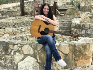 Nothing's Finer than Spring in Texas with Singer/Songwriter, Kimberlee M. Leber, at the Shack 512 Sunday Gospel Brunch on Lake Travis