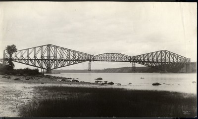 Construction du pont de Québec, 1916. BAnQ Québec, fonds J. E. Livernois. (Groupe CNW/Bibliothèque et Archives nationales du Québec)