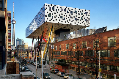 OCAD University and the iconic Sharp Centre for Design. Photo credit: Richard Johnson. (CNW Group/OCAD University)