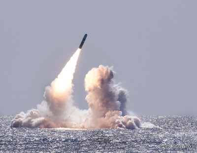 淹没美国内布拉斯加州发射一个手无寸铁的“三叉戟”II D5潜射弹道导弹在太平洋在3月26日,2018年,飞行测试。图片:美国海军