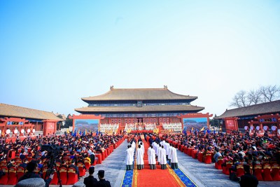 Sealing ceremony of the Luzhou Laojiao National Cellar 1573 at the Imperial Ancestral Temple, Beijing, on March 31.