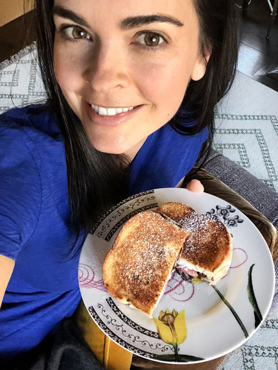 This Chocolate Hazelnut Strawberry Grilled Cheese on Sara Lee® Artesano™ Bread by Chef Katie Lee is the sweet treat you’ve been craving!