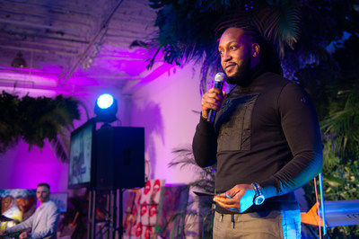 Host Tyrone Edwards presided over the evening’s festivities (Photo credit: All images by: Evan Bergstra / Ryan Emberley Photography) (CNW Group/Playbook Hub Canada)