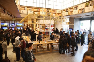 ‘Ji Wu’, Suning’s newly opened physical store features comprehensive consumption experience and ultimate beauty of life has been embraced by the market. “It is a good showcase of how to operate nowadays’ offline retail business in a competitive e-commerce inspired scenario,” according to the paper