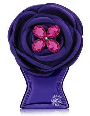 Bond No. 9 célèbre le pouvoir des femmes non seulement avec des parfums, mais aussi notre ingéniosité féminine maison et notre philanthropie. Et si vous suiviez notre exemple !