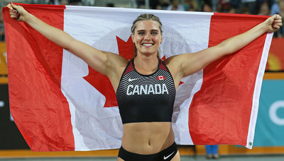 Alysha Newman du Canada remporte la mdaille d'or au saut  la perche aux Jeux du Commonwealth de 2018  Gold Coast, Australie. (Groupe CNW/Association canadienne des Jeux du Commonwealth)