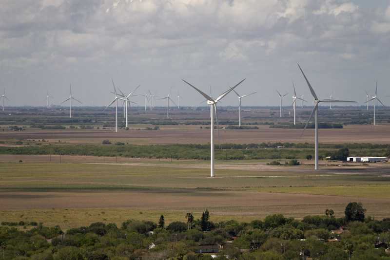 E.ON opened its 22nd wind project in the US. The 228 megawatt Bruenning's Breeze Wind Farm is located in Willacy County, Texas.
