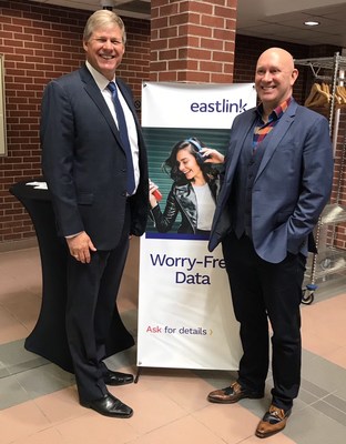 Deputy Premier of New Brunswick, Stephen Horsman, joins Eastlink CEO, Lee Bragg at Eastlink’s official launch of wireless in Fredericton, NB. (CNW Group/Eastlink)