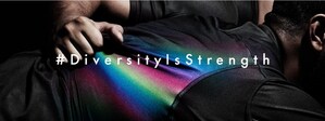 Une première mondiale! Le TISSU NOIR UNI (UNITED BLACK FABRIC) transforme le noir en l'ensemble des couleurs de l'arc-en-ciel.