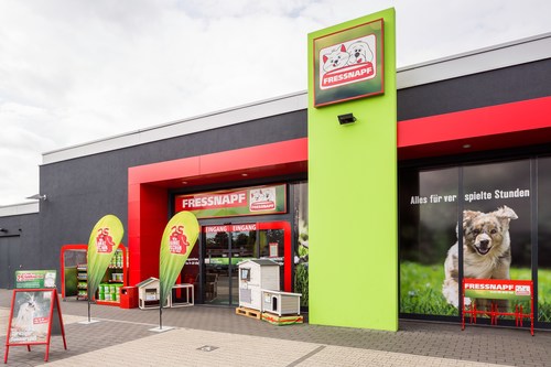 The Fressnapf Group is the market leader in pet supplies in Europe, with around 1,500 specialty stores in eleven European countries and more than 11,000 employees.