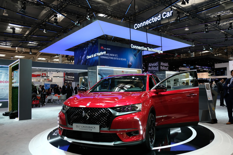 O DS 7 CROSSBACK, usando a tecnologia de carros conectados da Huawei, estreia na Europa, no estande da empresa na HANNOVER MESSE 2018. (PRNewsfoto/Huawei)