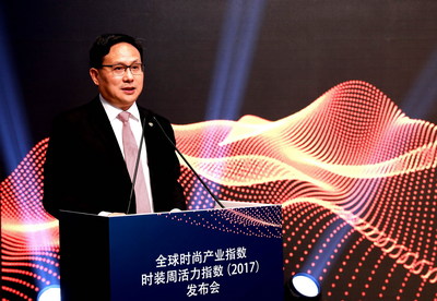 Tong Jisheng, President of Orient International (Holding) Co., Ltd., makes a speech
