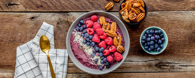 From pecans and chia seeds to coconut oil and berries, get your fill of superfoods with this colorful and nutritious acai berry pecan smoothie bowl.