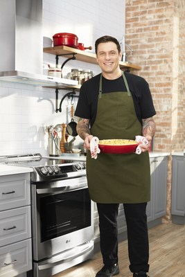 LG partners with celebrity chef Chuck Hughes to show Canadians how to reduce their food waste (CNW Group/LG Electronics Canada)