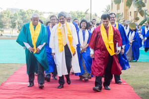 Aditya Birla Group के D. Shivakumar ने SPJIMR Graduation Ceremony 2018 में 'Courage. Heart' कार्यक्रम में अपना सम्बोधन प्रस्तुत किया