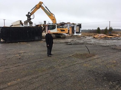 LGC Capital's CEO, John McMullen, witnessing the demolition of old buildings where Phase 1 construction will soon begin. (CNW Group/LGC Capital Ltd)