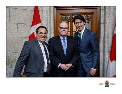 Project co-founders Marc Serré, MP for Nickel Belt, and Dr. Kevin McCormick, President and Vice-Chancellor of Huntington University, with Prime Minister Justin Trudeau. (CNW Group/Huntington University)