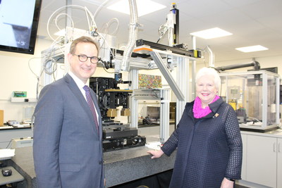 Ontario’s Lieutenant Governor, the Honourable Elizabeth Dowdeswell, today visited the Xerox Research Centre of Canada’s (XRCC) thriving open innovation hub, which is helping Canadian start-ups accelerate development and commercialization of their advanced materials manufacturing breakthroughs. The XRCC enables start-ups to use seed funding to focus on developing their technologies instead of spending it on capital expenses, to help push the boundaries of advanced materials manufacturing in Canada. Pictured with Ontario’s Lieutenant Governor in the XRCC’s printed electronics lab is centre vice president Dr. Paul Smith, who sits on the board of the Ontario Advanced Manufacturing Supercluster, now known as Next Generation Manufacturing (NGM) Canada. Photo courtesy of Xerox. (CNW Group/Xerox Research Centre of Canada)