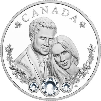 La pièce en argent fin de la Monnaie royale canadienne célébrant le mariage royal du prince Harry et de Mme Meghan Markle (Groupe CNW/Monnaie royale canadienne)