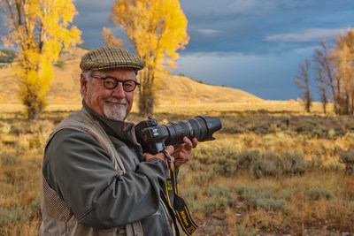 Thomas D. Mangelsen in the field.