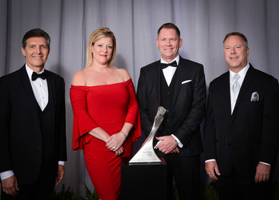 GM Executives with Shawn McMahon, President Day & Ross Dedicated Logistics (second from right) and spouse Tracy (CNW Group/Day & Ross Dedicated Logistics)