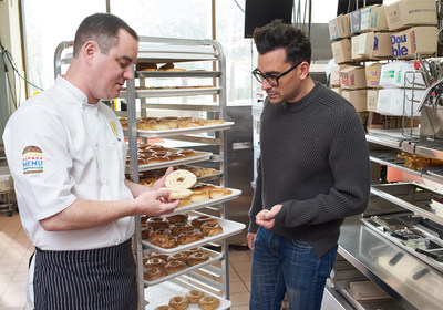 Today, McDonald’s Canada launched McCafé Bagels across Canada alongside Canadian actor, Dan Levy and McDonald’s Chef, Jeff Anderson. The addition of bagels to the menu is another bold step in the McCafé journey, providing Canadians with more on-the-go options. (CNW Group/McDonald's Canada)