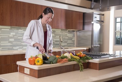 Audra Wilson, RD, clinical dietitian, conducts a healthy cooking demonstration at the Northwestern Medicine Metabolic Health and Surgical Weight Loss Center at Delnor Hospital