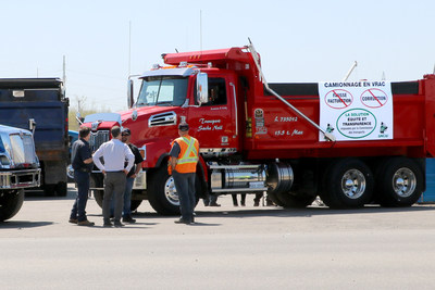 3 000 camionneurs artisans ont manifest dans tout le Qubec. (Groupe CNW/Association nationale des camionneurs artisans inc. (ANCAI))
