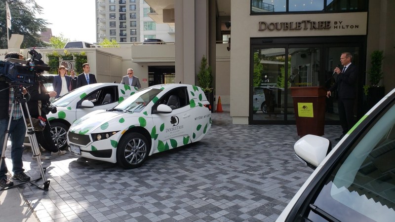 Electra Meccanica SOLO at DoubleTree by Hilton Hotel & Suites (CNW Group/ElectraMeccanica Vehicles Corp.)