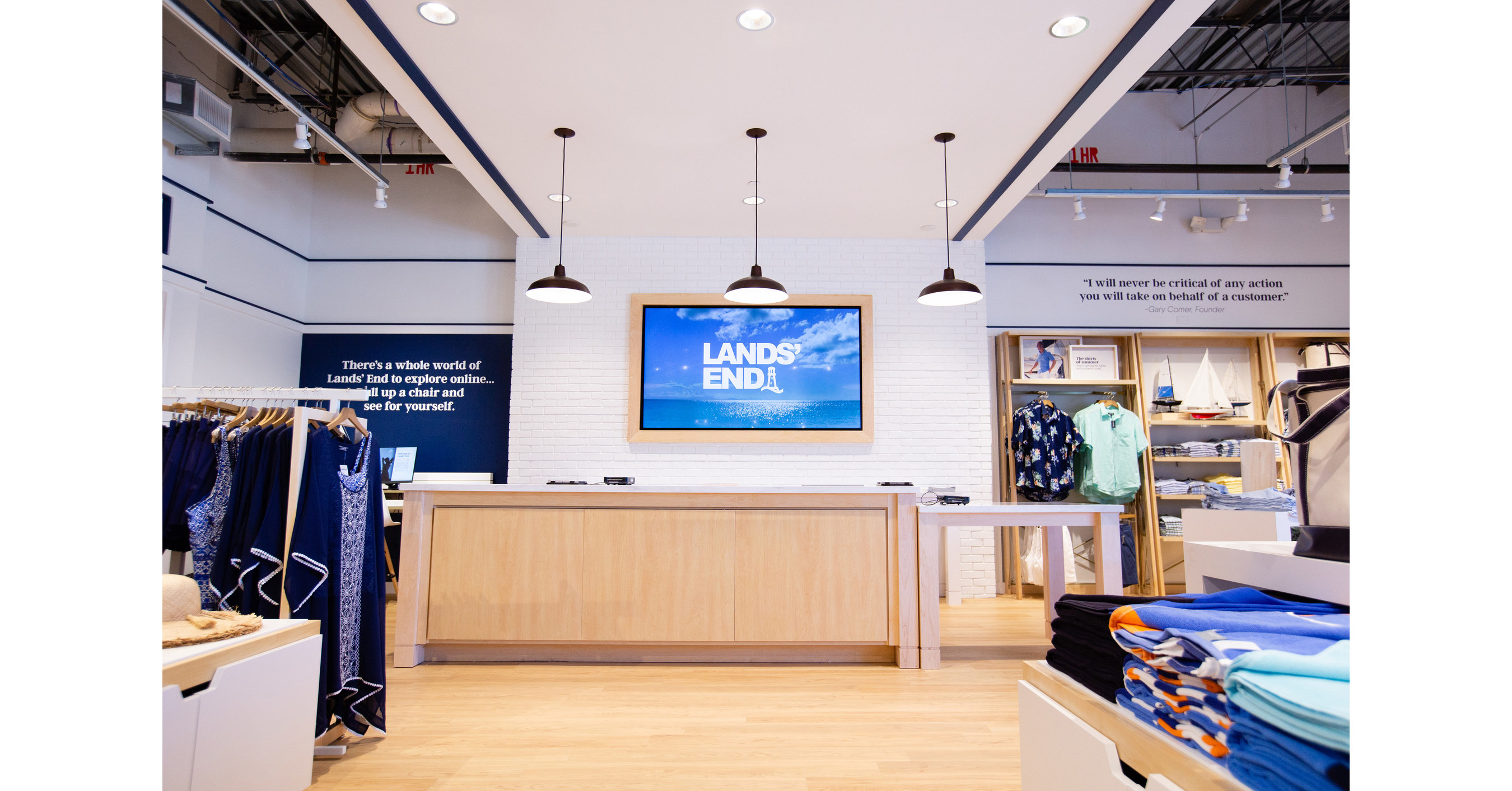 Lands' End Opens New Retail Store in Burlington Mall