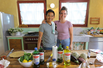 Thailand’s celebrity Chef, Nan Hongwiwat and Dutch food blogger, Charlotte de Jong from Charlie’s Kitchen