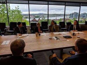 Minister Qualtrough promotes Canada's forest industry through roundtable discussion