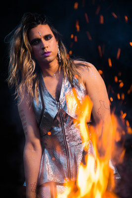 Vivek Shraya is an artist whose body of work crosses the boundaries of music, poetry, fiction, visual art, and film. Photo by Zachary Ayotte. (CNW Group/Penguin Random House Canada Limited)