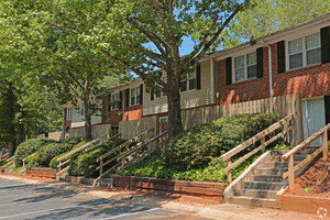 Crown Bay Group Acquires Two Georgia Apartment Communities