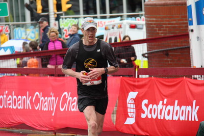 David MacLennan wins the 2018 Scotiabank Full Marathon at the 15th annual Scotiabank Blue Nose Marathon weekend. This is his fifth time winning the full marathon event. (Photographer: Devon Hartlen) (CNW Group/Scotiabank)
