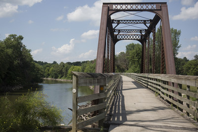 A trestle along the Raccoon River Valley Trail in Iowa. One of 10 Rails-to-Trails Conservancy Doppelt Fund grants awarded in 2018 will help to connect this trail with the iconic High Trestle Trail north of Des Moines. Photo credit Rachel Mummey, courtesy Rails-to-Trails Conservancy.
