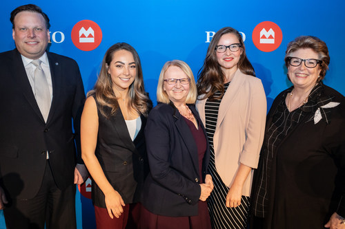 L - R: John MacAulay, Senior Vice President and Division Head, Prairies Central Canada, BMO Bank of Montreal; Giovanna Minenna, BMO Celebrating Women 2018 Expansion & Growth in Small Business Honouree – Winnipeg; Margaret von Lau, BMO Celebrating Women 2018 Community & Charitable Giving Honouree – Winnipeg; Lisanne Pajot, BMO Celebrating Women 2018 Innovation & Global Growth Honouree – Winnipeg; Susan A. Thompson, entrepreneur, author, life coach, mentor, Canadian diplomat. (CNW Group/BMO Financial Group)