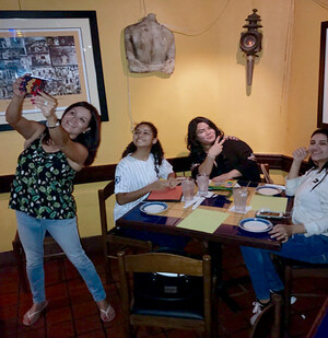 Veteranos y sus familiares celebran la creatividad en el Viejo San Juan