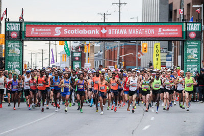 Runners line up at the 2018 Scotiabank Ottawa Marathon (CNW Group/Scotiabank)