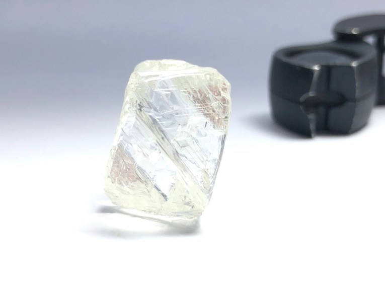 95.21 carat gem quality diamond (CNW Group/Mountain Province Diamonds Inc.)