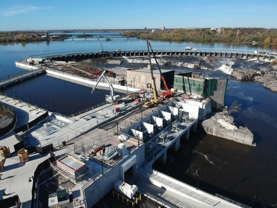 For the first time ever, Hydro Ottawa is welcoming visitors to its new generating station at Chaudière Falls for guided tours of the new facility. (CNW Group/Hydro Ottawa Holding Inc.)