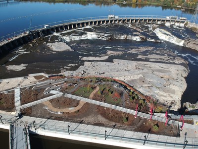 For the first time ever, Hydro Ottawa is welcoming visitors to its new generating station at Chaudière Falls for guided tours of the new facility. (CNW Group/Hydro Ottawa Holding Inc.)
