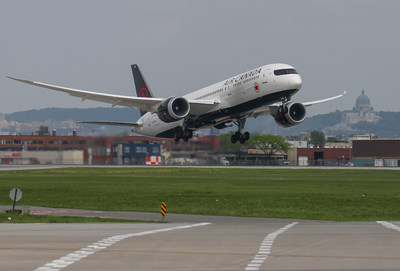 Le départ, aujourd’hui, du vol AC005 marque le lancement du tout premier vol régulier entre Montréal et le Japon. (Groupe CNW/Air Canada)