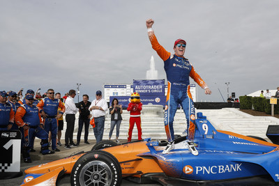 Scott Dixon scored the 42nd victory of his Indy Car career Saturday, winning the opening race of the Detroit doubleheader race weekend in his Chip Ganassi Racing Honda.