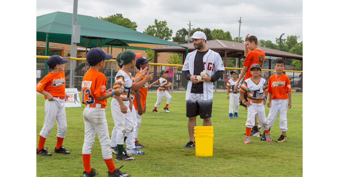 Kenny Ducey on X: Altuve making sure he keeps that jersey on (via