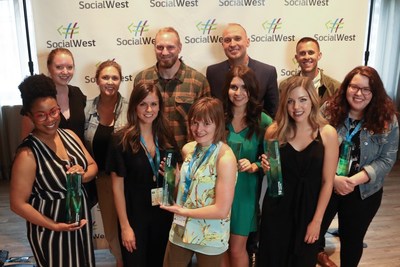 Hashtag Award winners from five categories celebrate their achievements at the 2018 Hashtag Awards in Calgary. (Photo credit: Neil Zeller) (CNW Group/Social West)